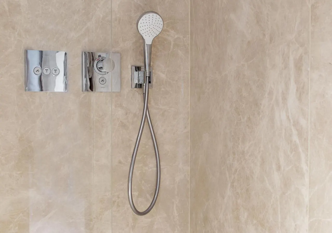 **** Hotel Ceccarini 9 home suite home Riccione Italia