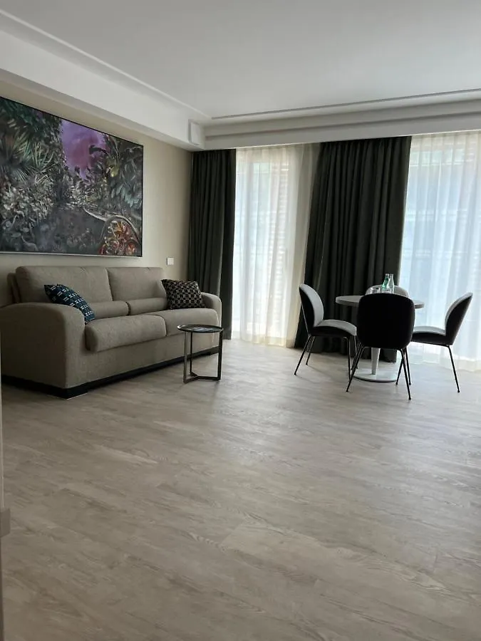 **** Hotel Ceccarini 9 home suite home Riccione Italia