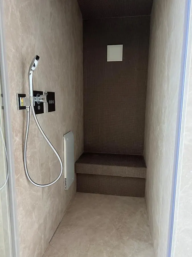 **** Hotel Ceccarini 9 home suite home Riccione Italia
