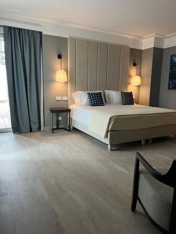 Ceccarini 9 home suite home Riccione 4*,  Italia