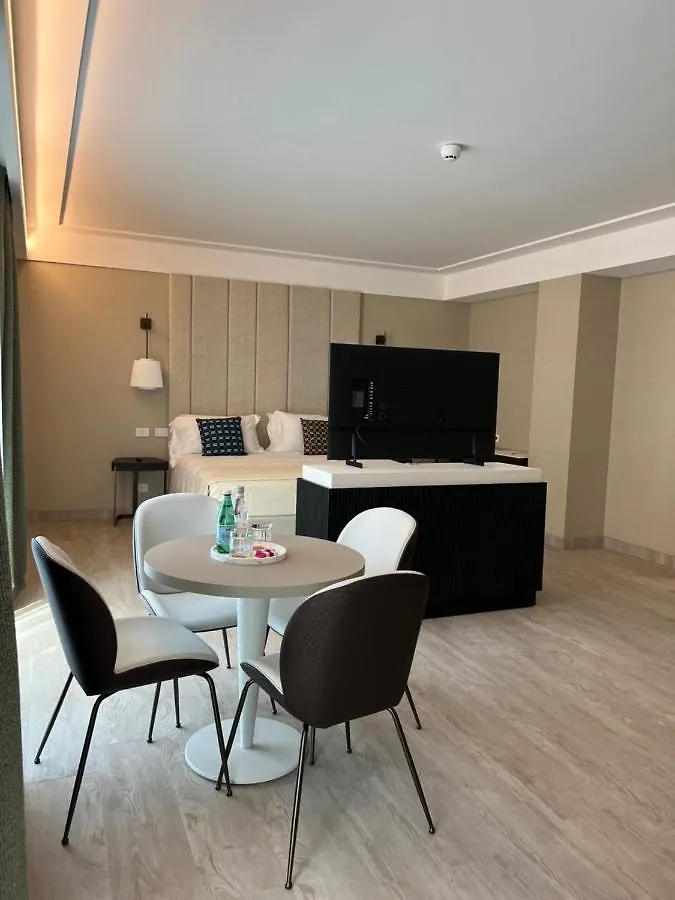 Ceccarini 9 Home Suite Home Riccione