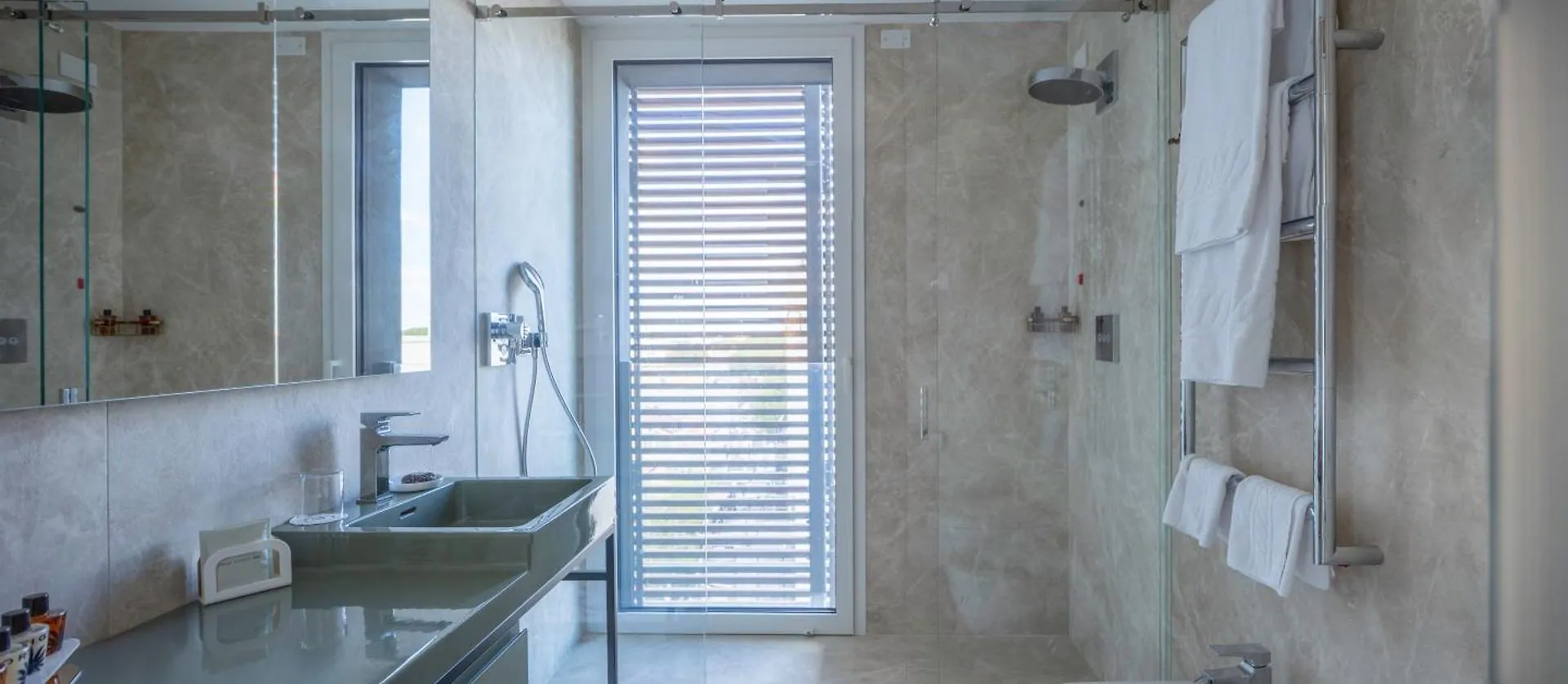**** Hotel Ceccarini 9 Home Suite Home Riccione Italy